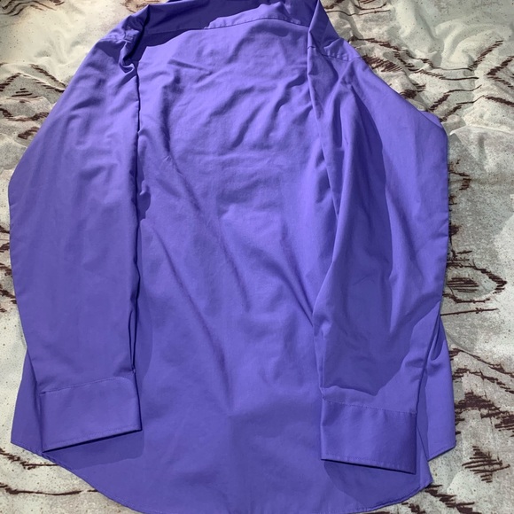 VanHeusen Men’s Dress Shirt (Sizes In Description). - Picture 3 of 3